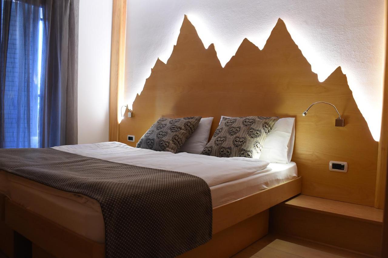 Hotel Corona 平佐洛 外观 照片